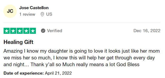 A five star trustpilot review for Hooray Heroes personalized books.
